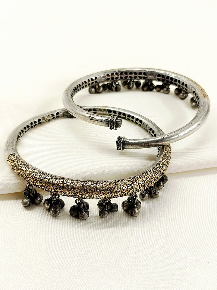 Yuvanya Dual-Tone Oxidized Ghungroo Anklets