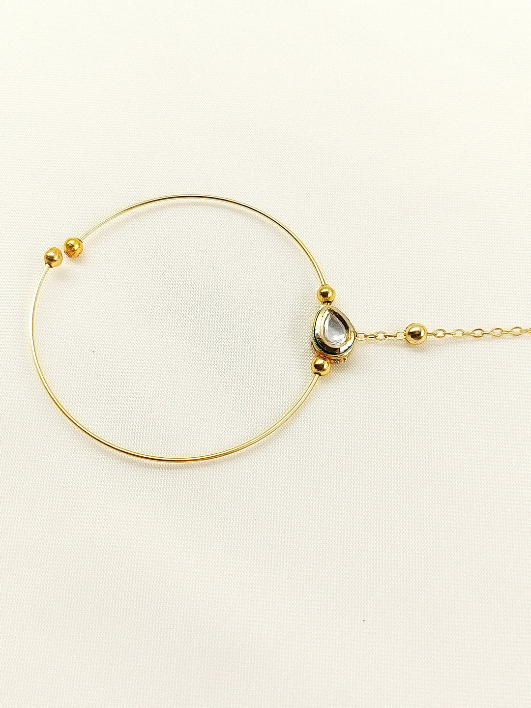 Hemika Golden Kundan Nath