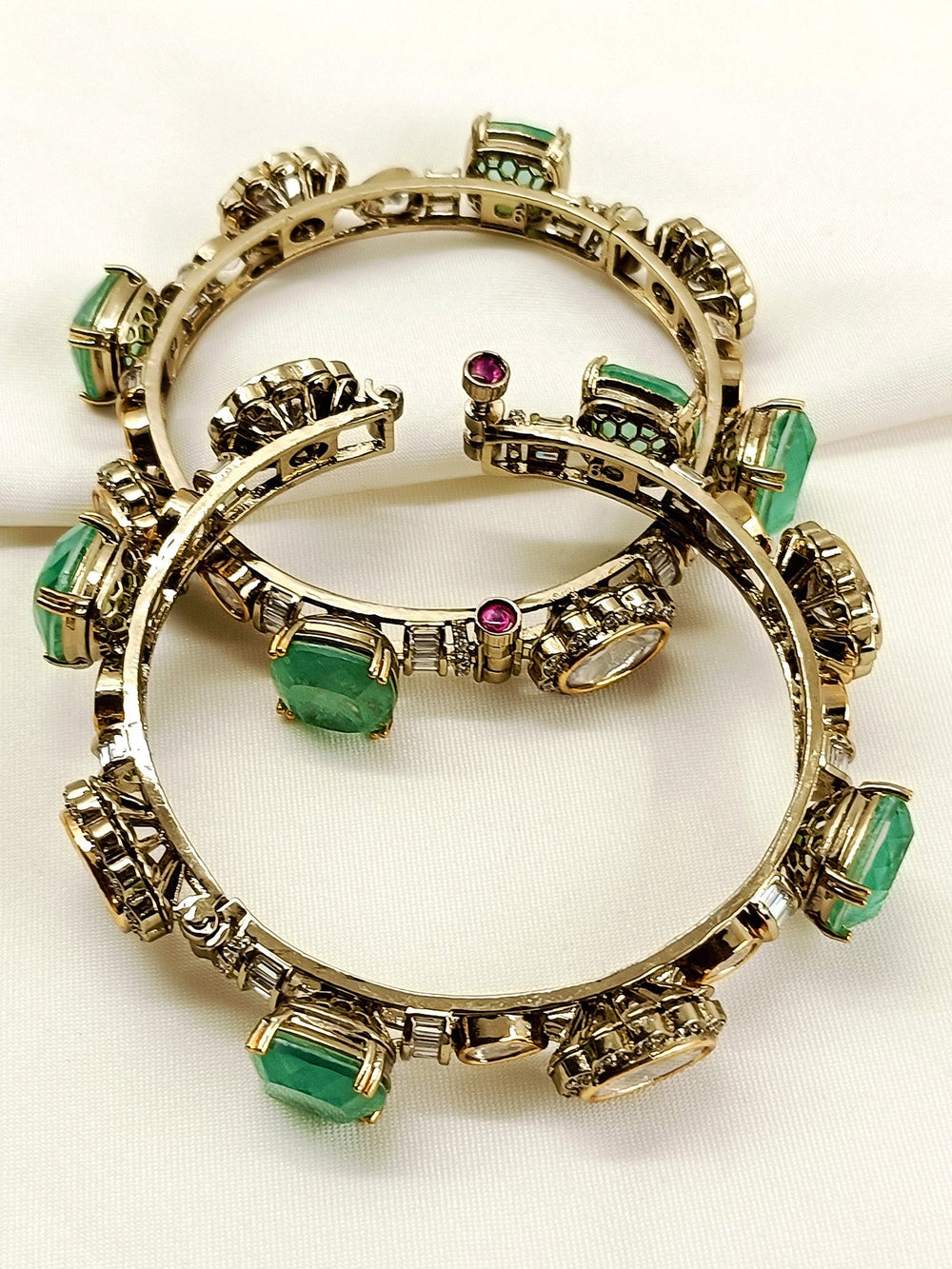 Malleshwari Mint Green Kundan Bangles - Antique Gold Plating