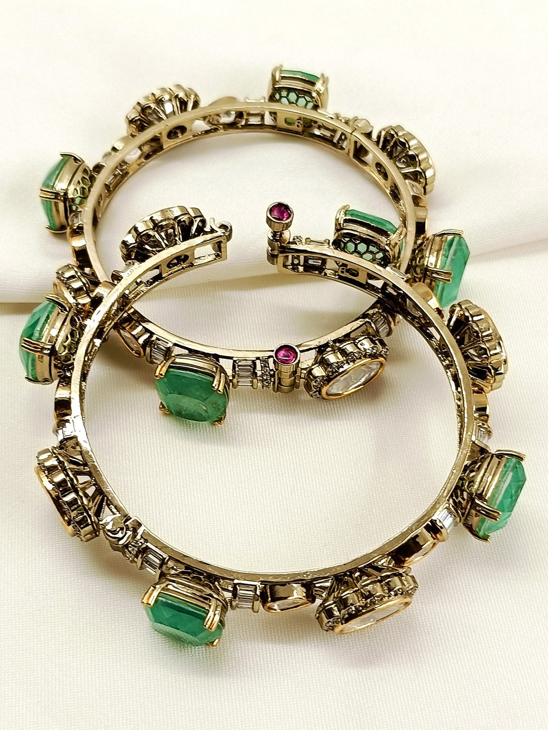 Malleshwari Mint Green Kundan Bangles - Antique Gold Plating