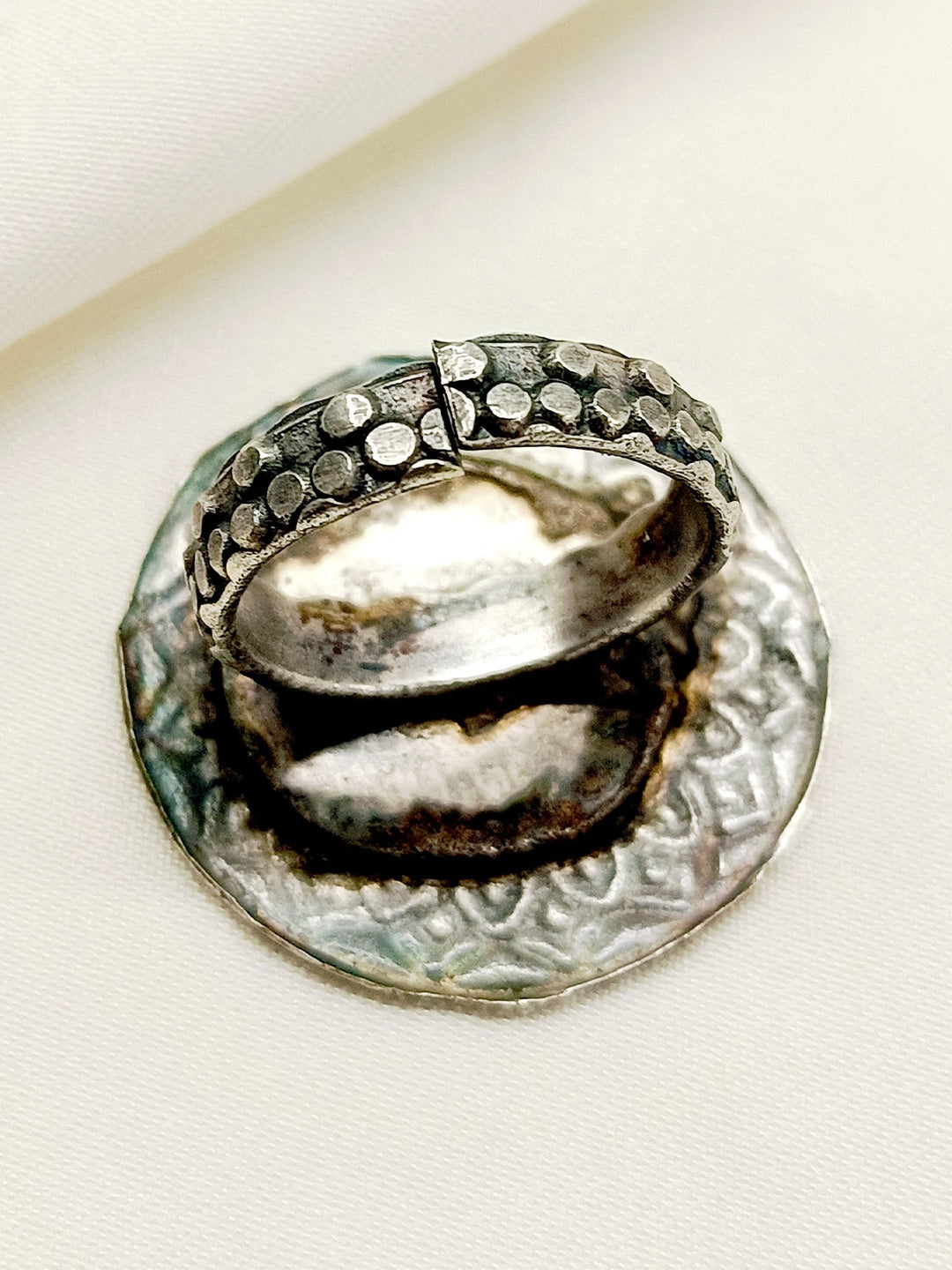 Viveka Plain Oxidized Finger Ring