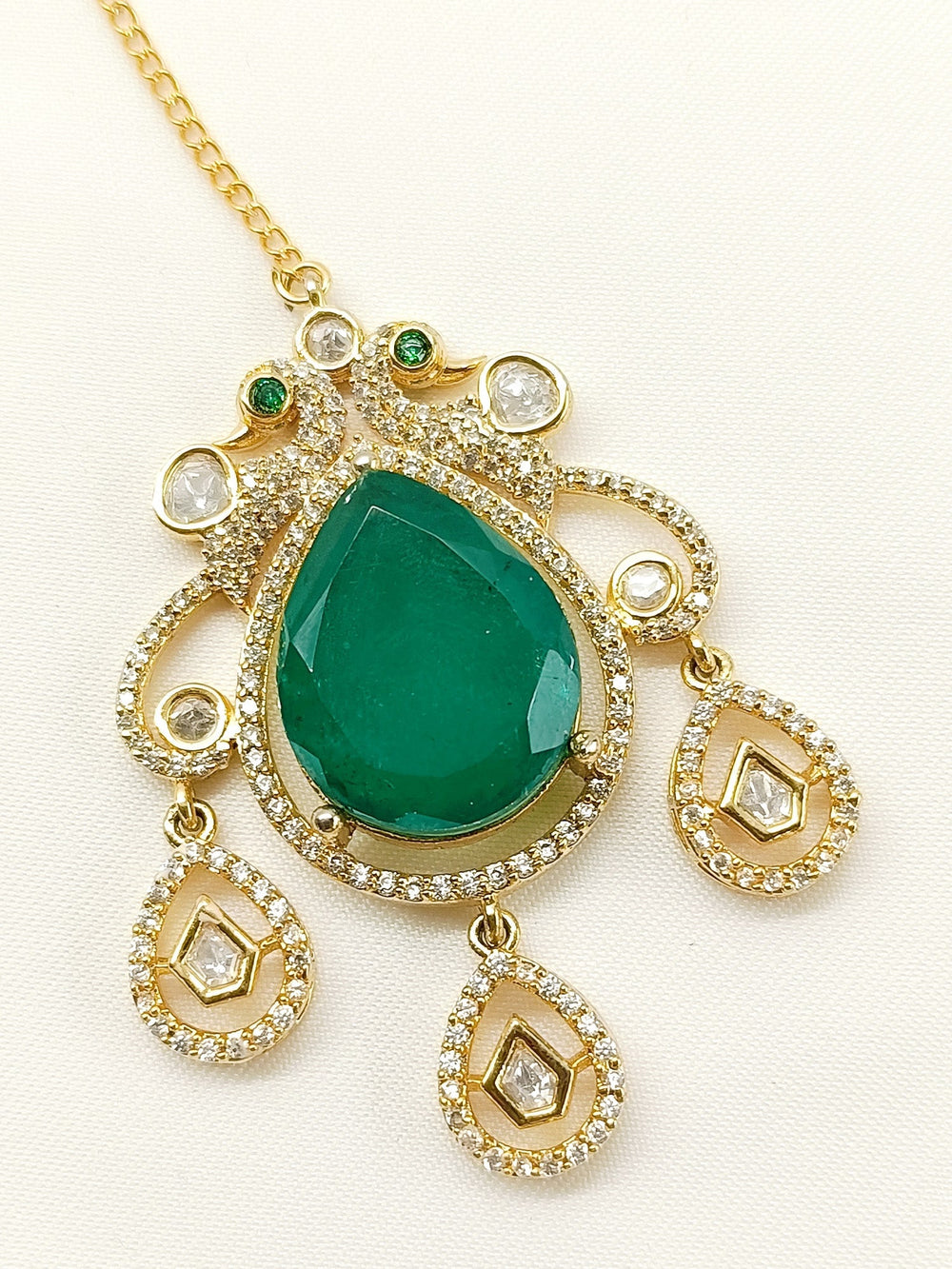 Sharvari Green Kundan Teeka