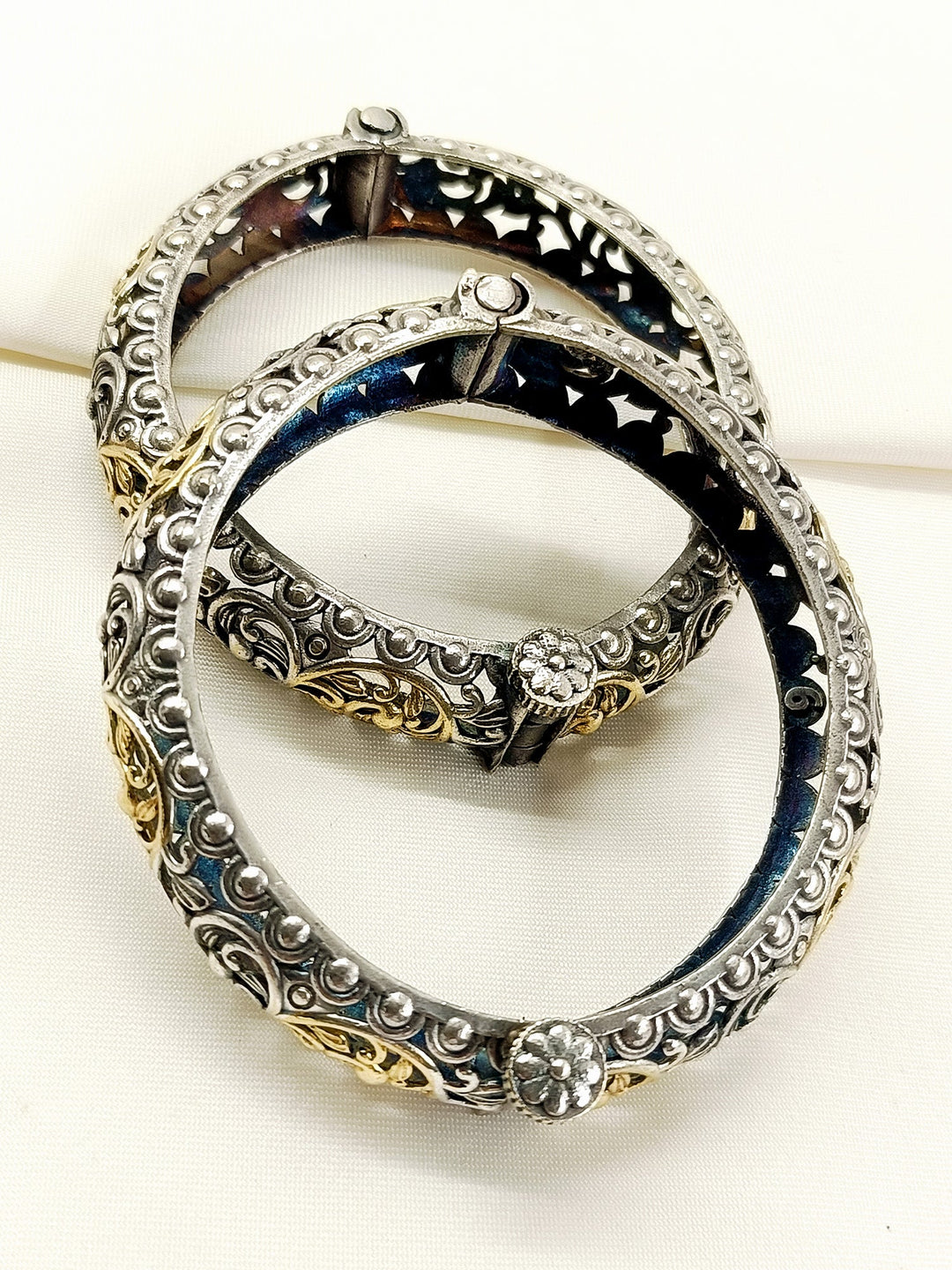 Anjari Dual Tone Oxidized Bangles