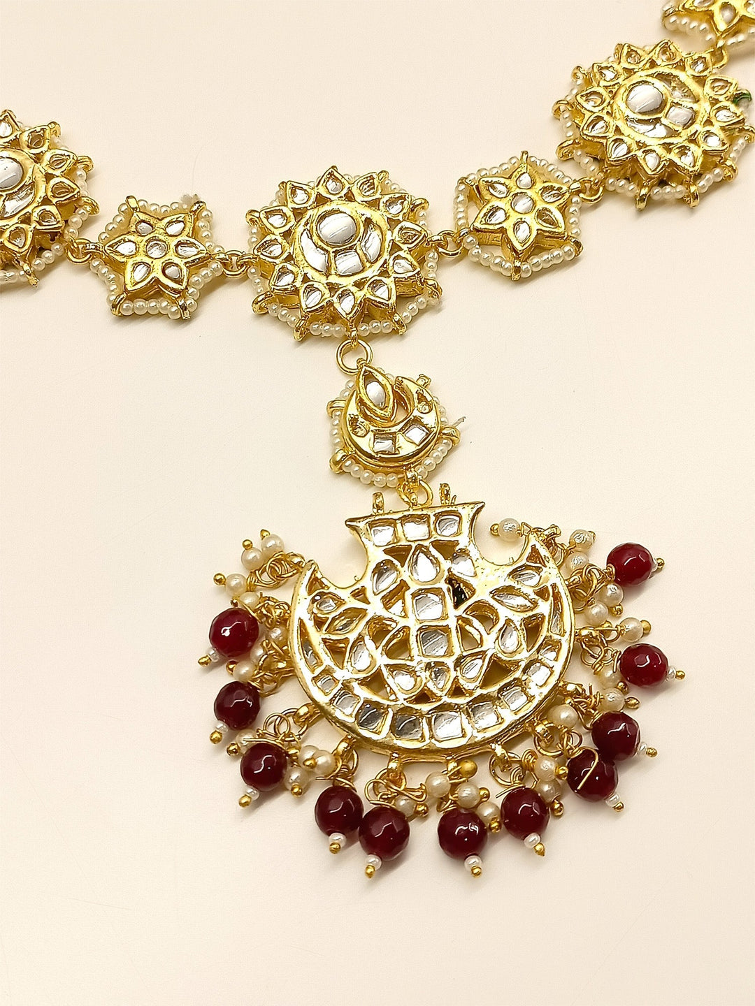 Sanskriti Maroon Kundan Sheeshpatti With Teeka