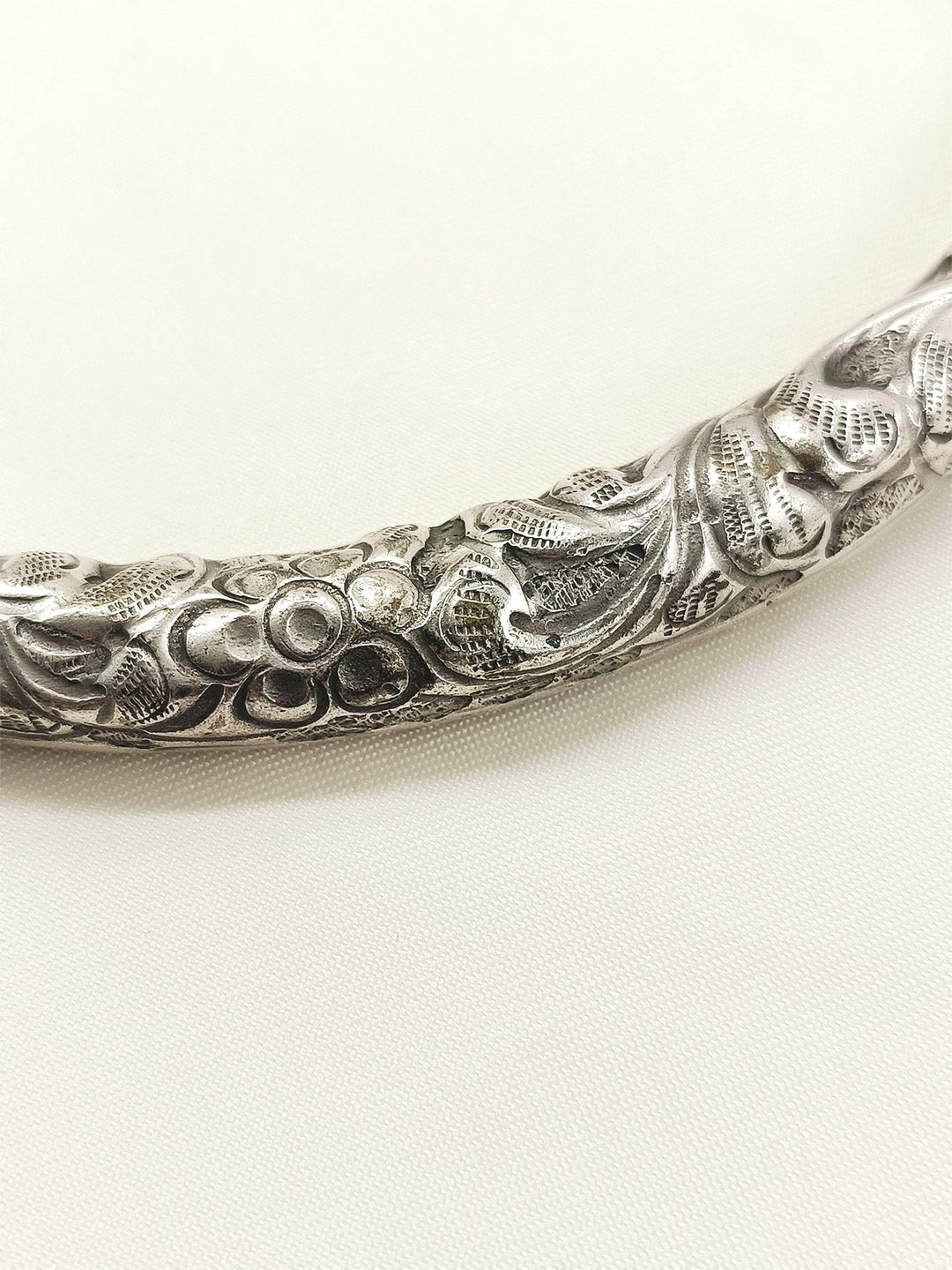 Zaneta Maroon Oxidized Neckpiece