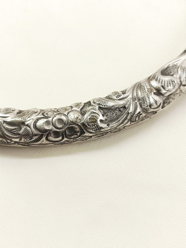 Zaneta Maroon Oxidized Neckpiece