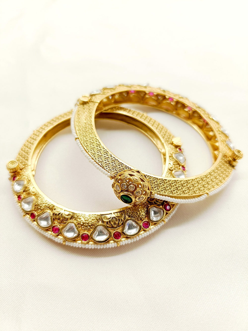 Aadhyasri R & G Kundan Bangle