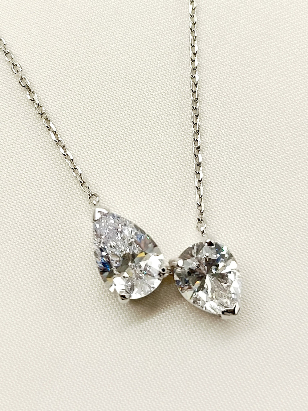 https://cdn.shopify.com/s/files/1/0607/4479/4285/files/2_1177eea1-d3fb-4f27-9e85-fa5c577322f8.jpg?v=1732948316