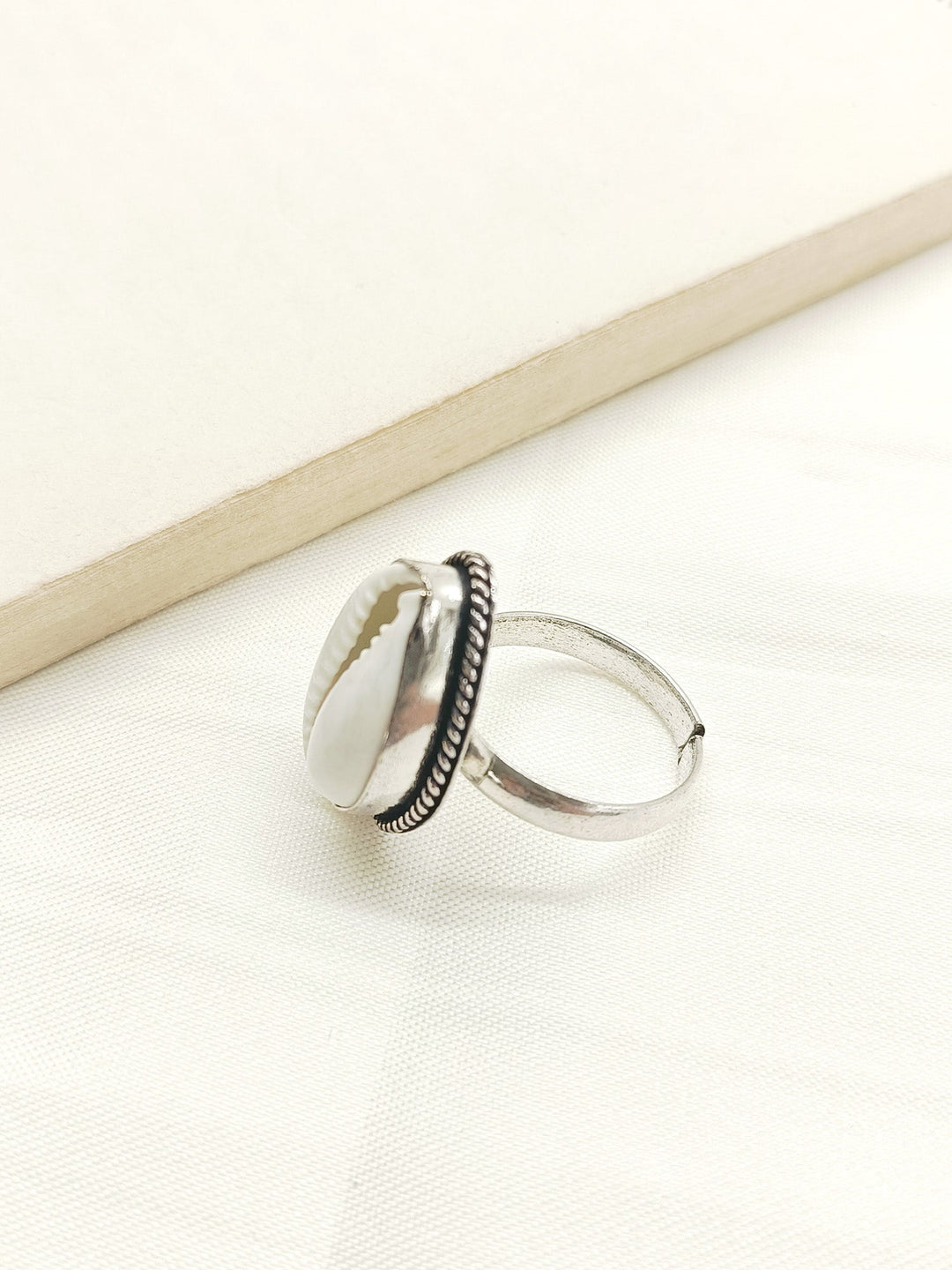 Dolie White Oxidized Finger Ring