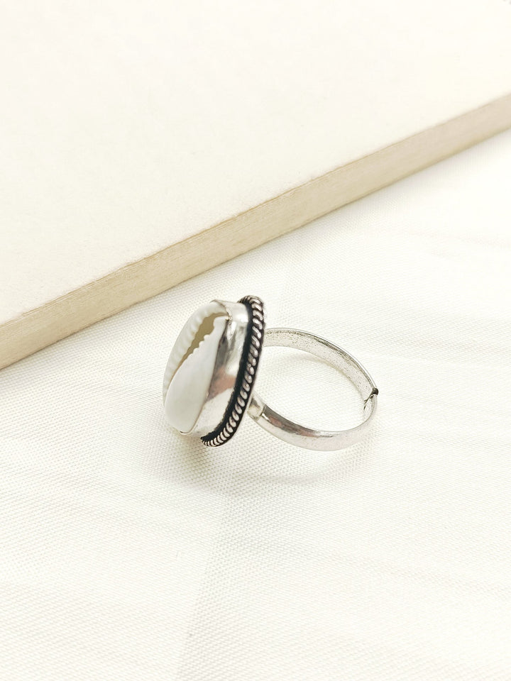 Dolie White Oxidized Finger Ring