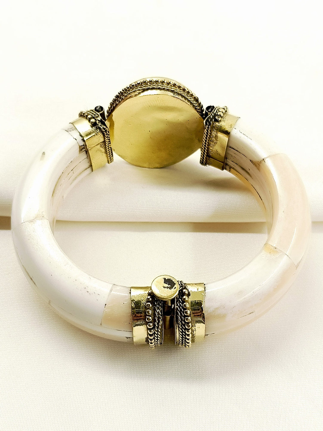 Vrnav Men’s Royal Green Onyx Stone Bone Bracelet - Hinged