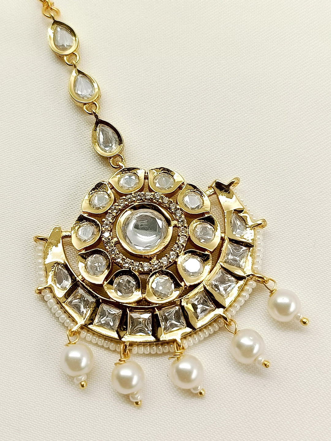 Eshika White Kundan Teeka