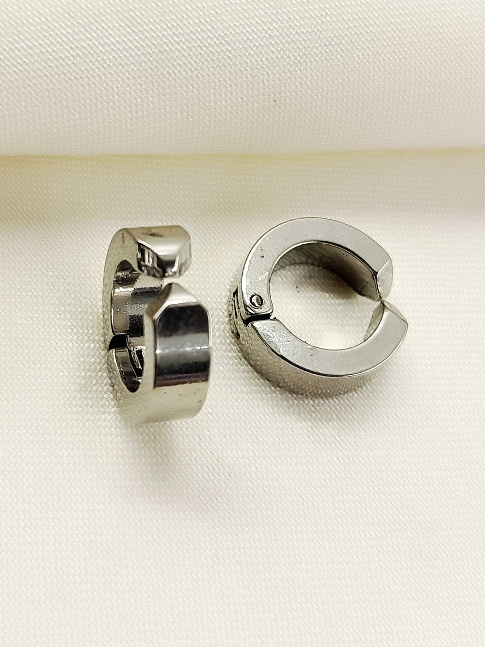 Nikhil Silver Men's Bali - Earring 1.5 cm Stainless Steel