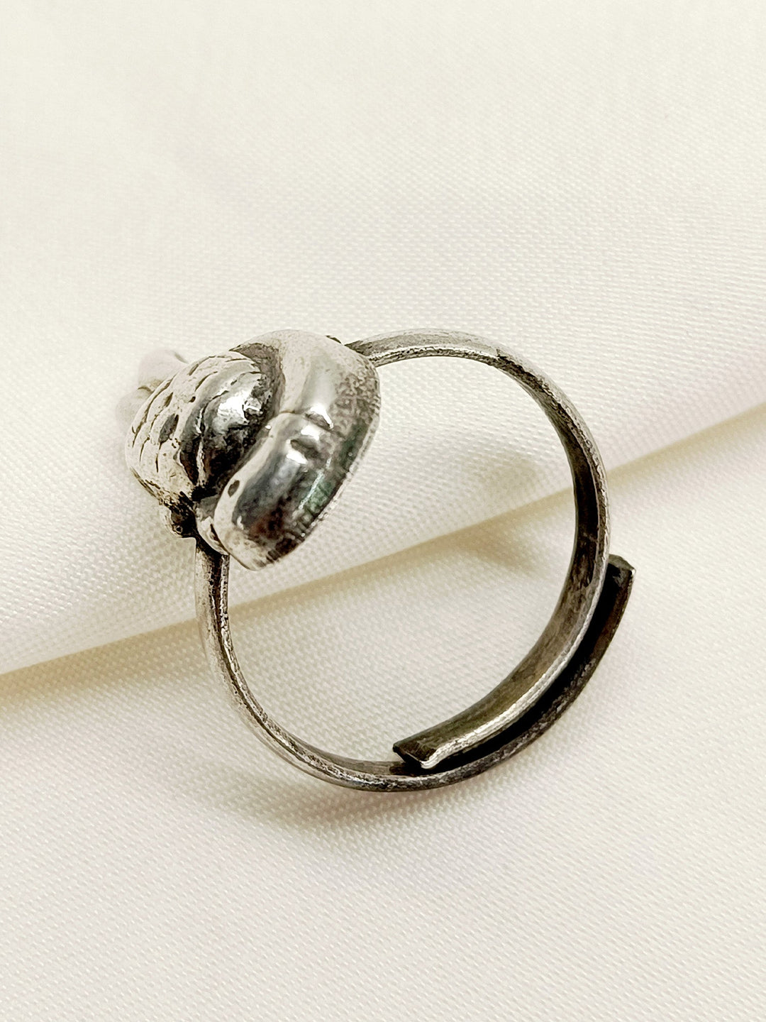 Amin Plain Bird Oxidized Finger Ring