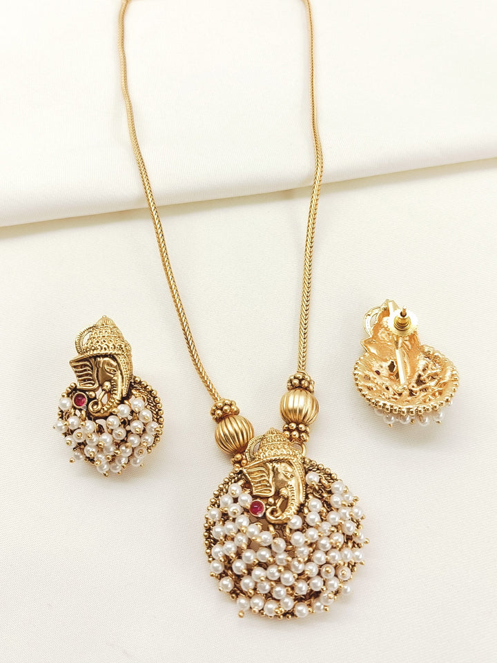 Draupadi White Pearl Antique Pendant Set