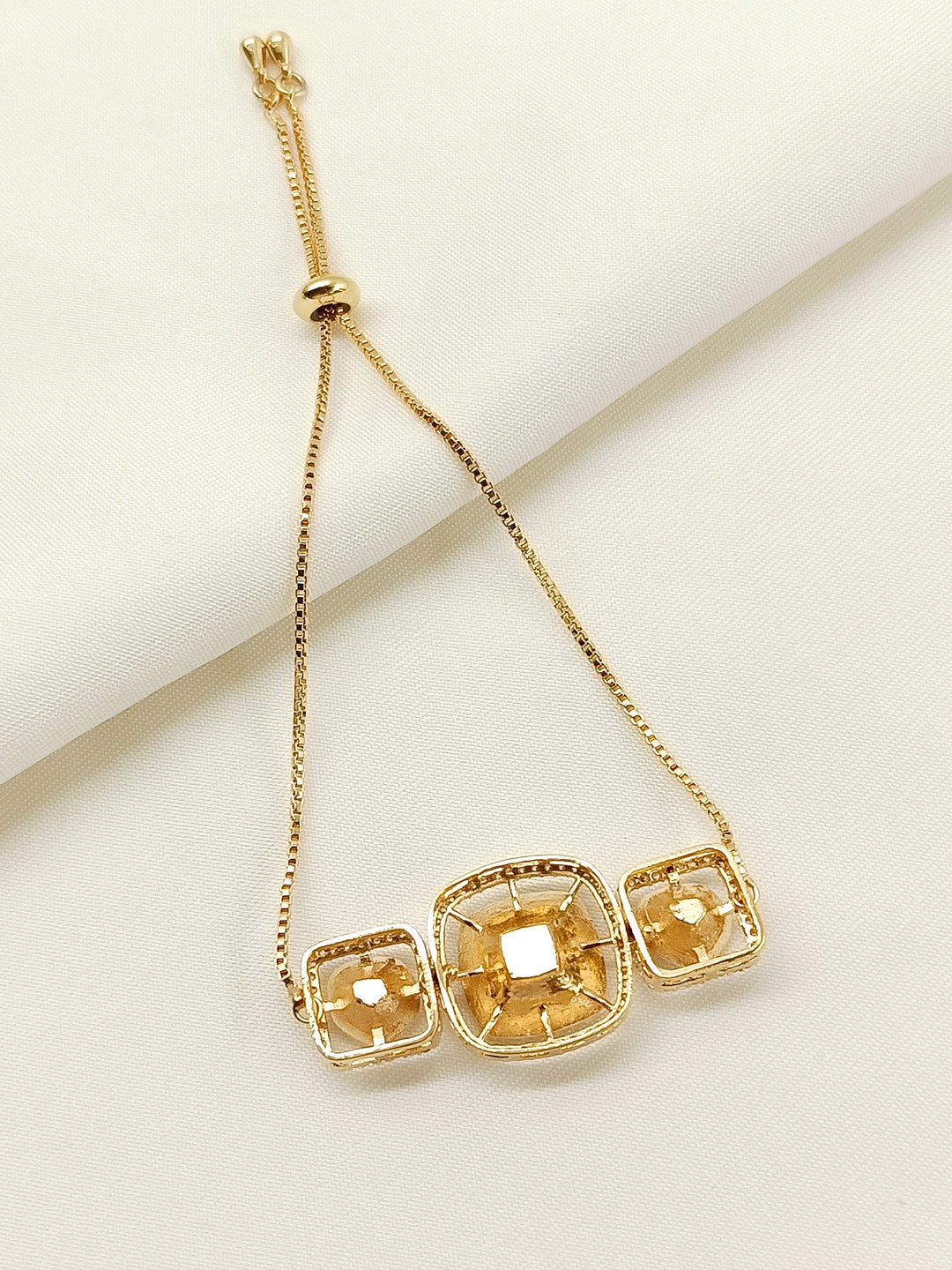 Ikshita White Kundan Bracelet