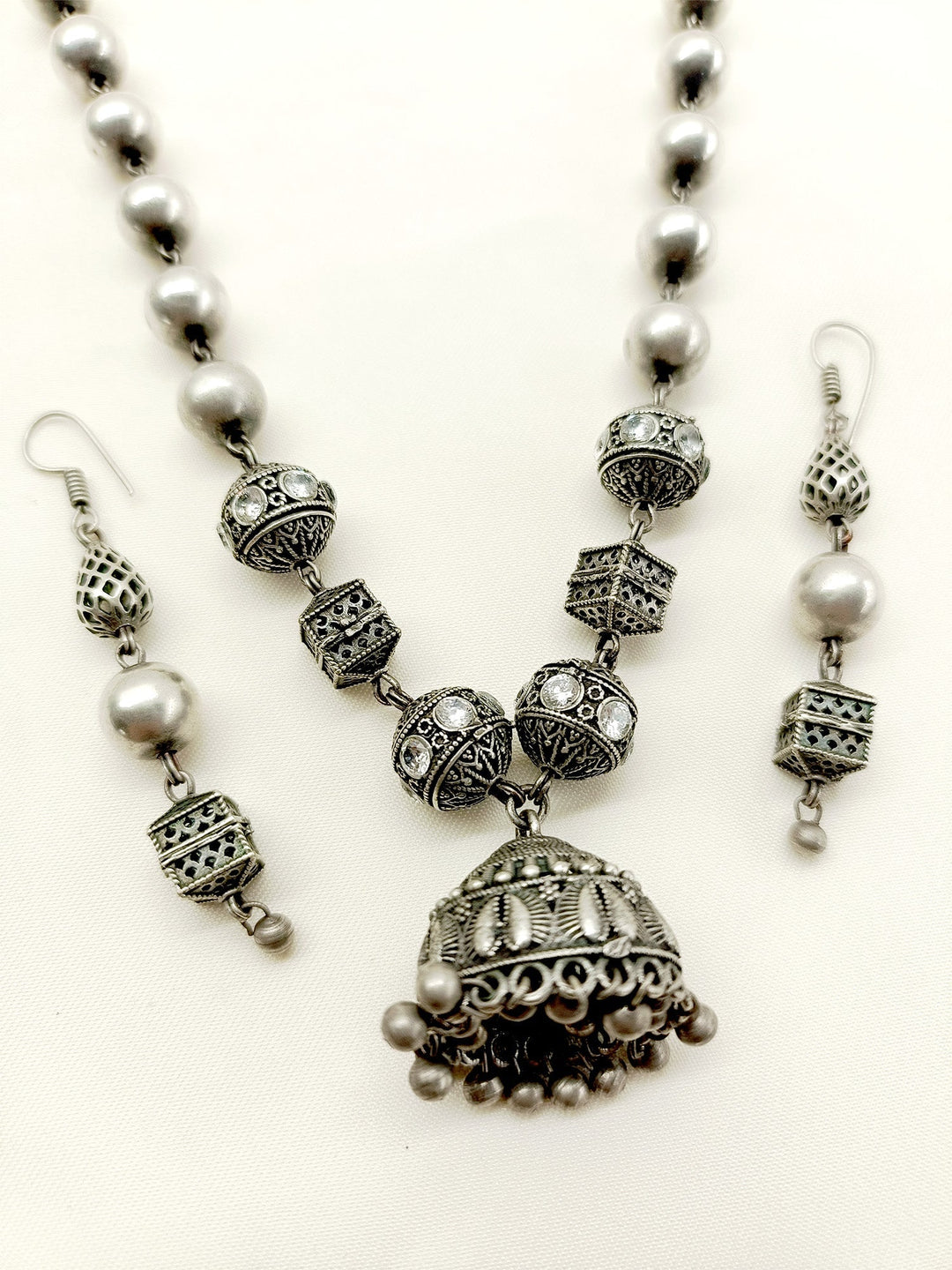 Shelly White Oxidized Necklace Set