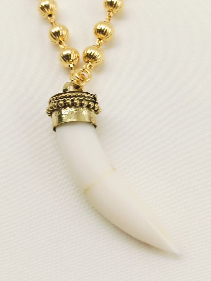 Apayajita White Bone Neckpiece