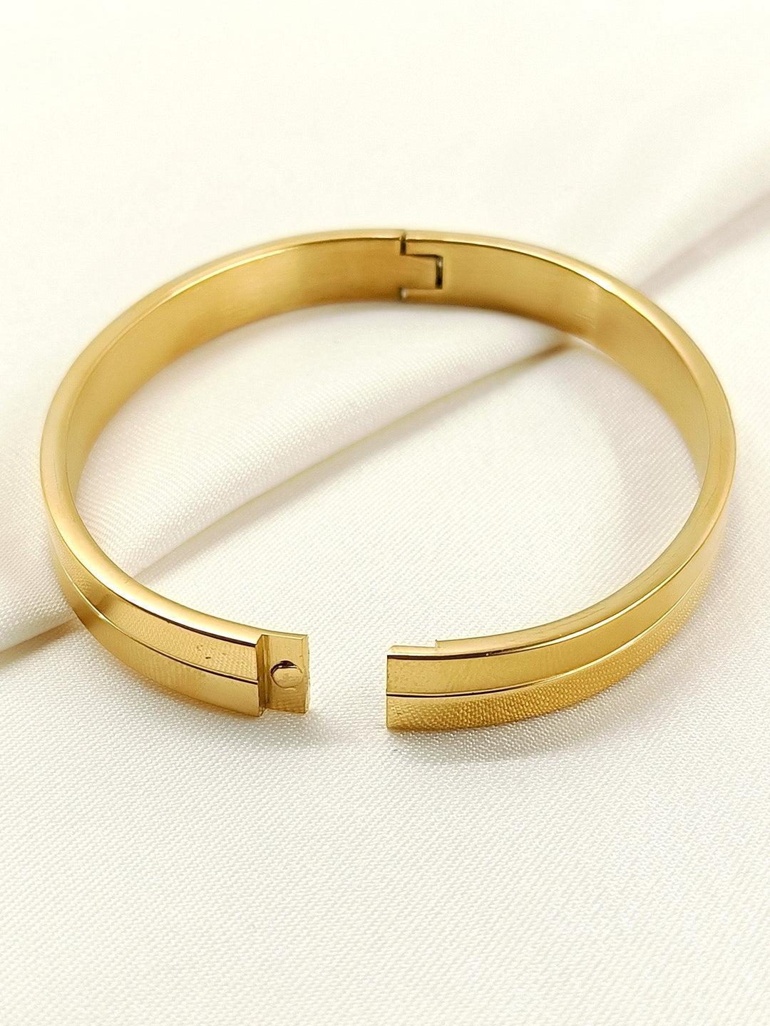 Aryen Golden Minimal Hinged Men&