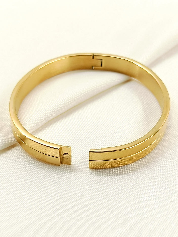Aryen Golden Minimal Hinged Men&