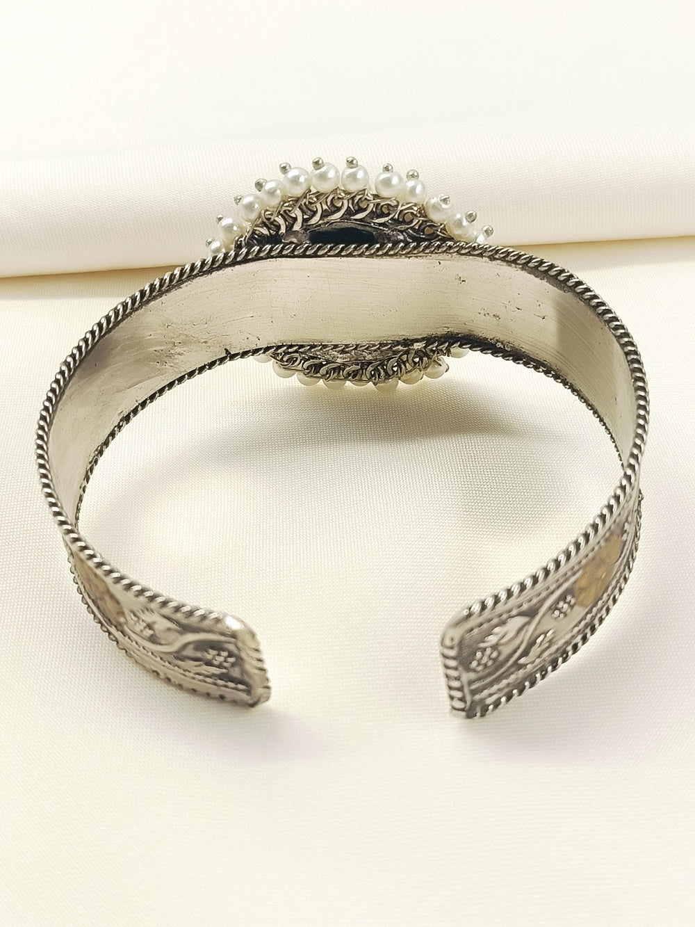 Mrinali Dual Tone Oxidized Bracelet