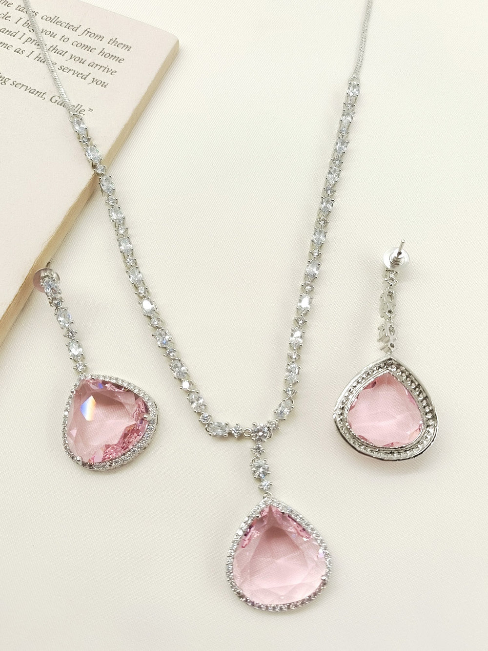 https://cdn.shopify.com/s/files/1/0607/4479/4285/files/2_c83b9eff-1d0a-4d6c-8af8-05b8a9553788.jpg?v=1764063822