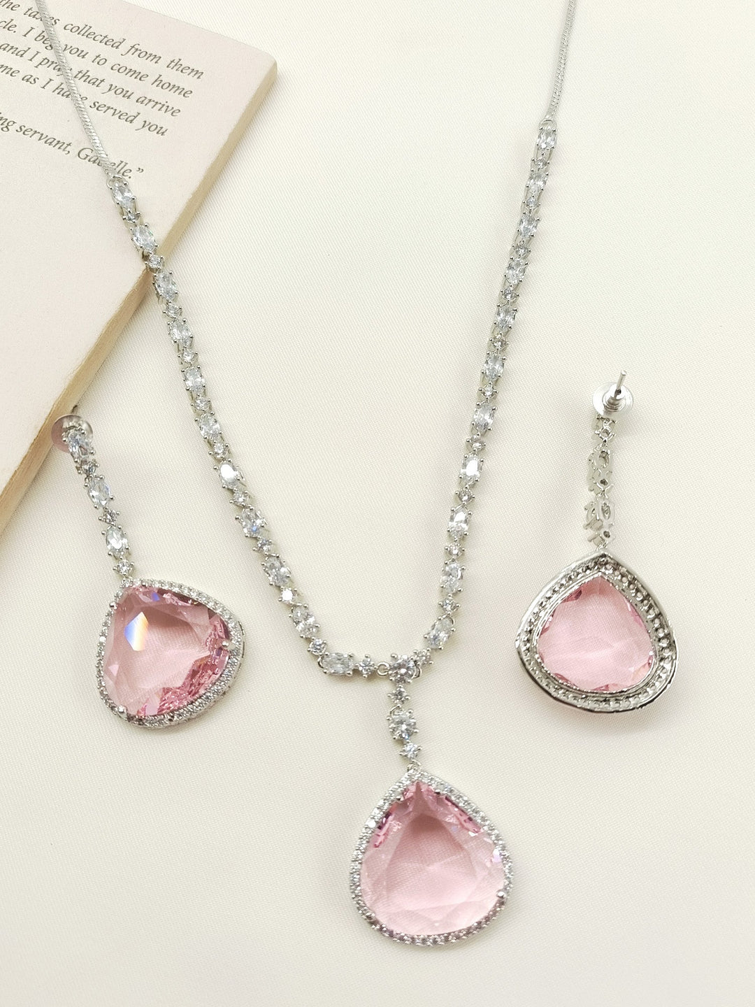 https://cdn.shopify.com/s/files/1/0607/4479/4285/files/2_c83b9eff-1d0a-4d6c-8af8-05b8a9553788.jpg?v=1764063822