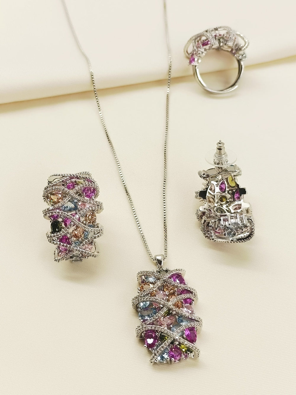 https://cdn.shopify.com/s/files/1/0607/4479/4285/files/2_d3e0f35a-20dc-4578-a922-e730242f751b.jpg?v=1763529776