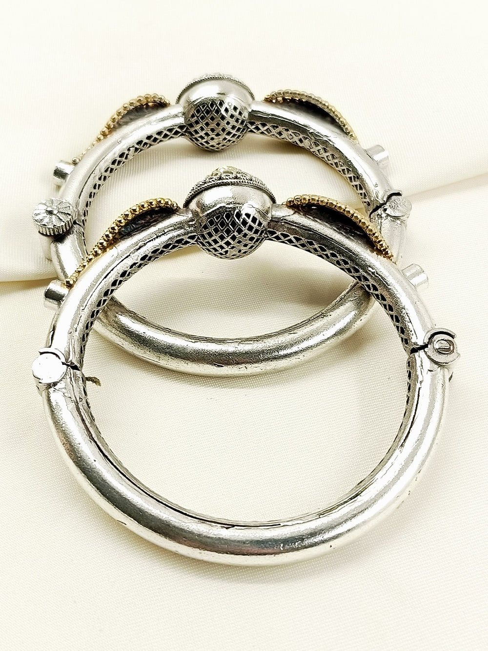Nirupa Green Oxidized Bangles - Silver Size 2.6