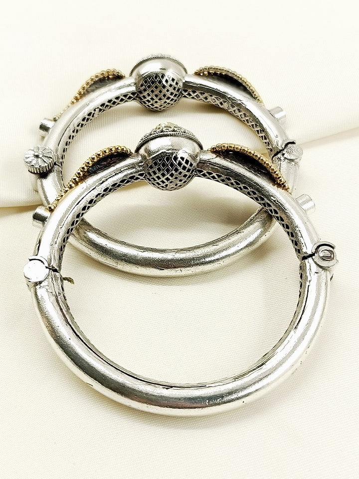 Nirupa Green Oxidized Bangles - Silver Size 2.6