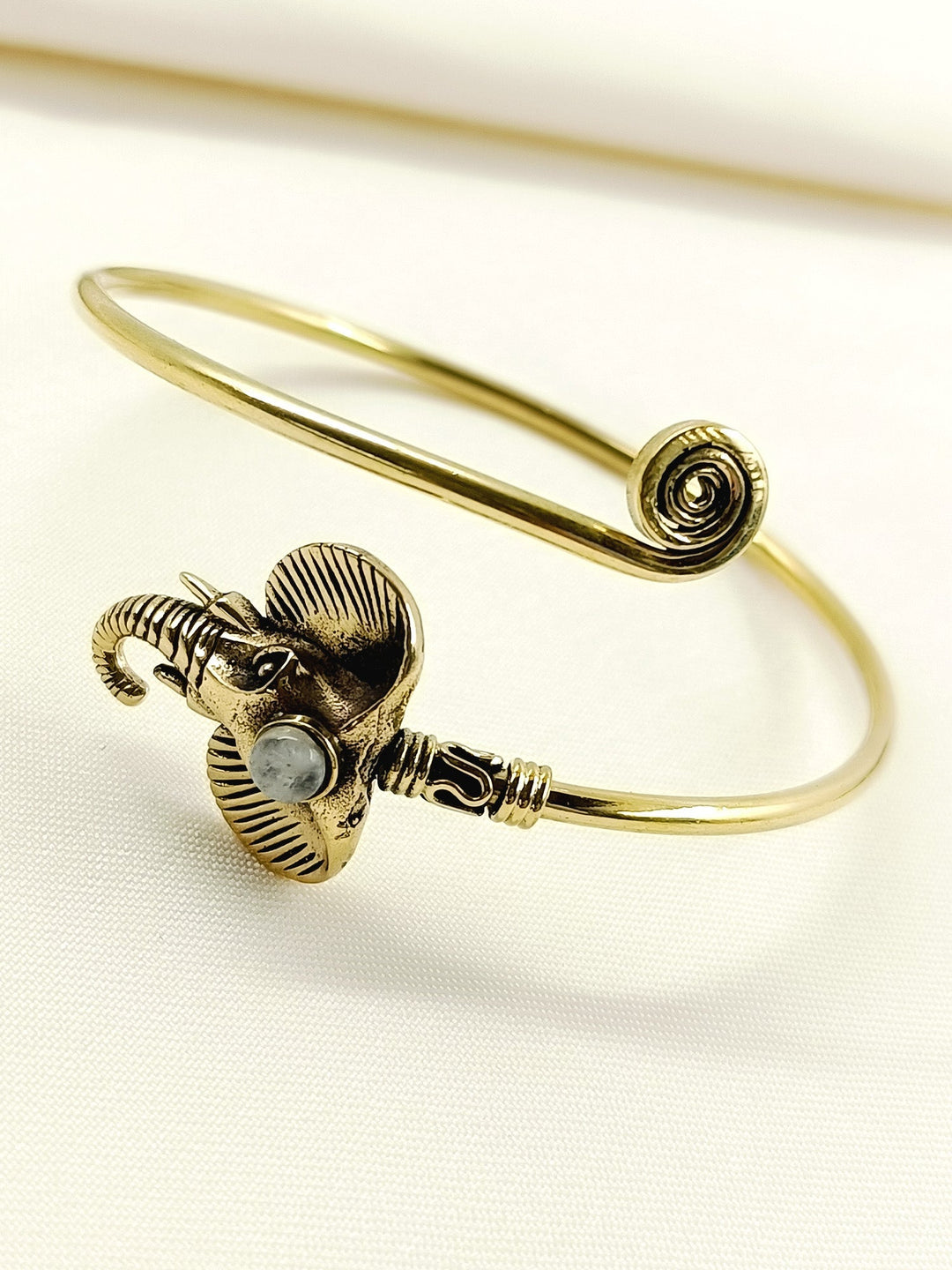 Udant Moonstone Elephant Men&