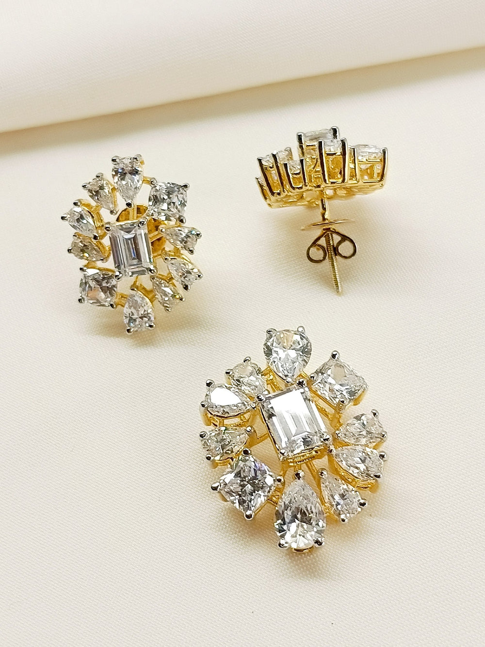 Renuka 92.5 Silver Swarovski Stone Pendant Set