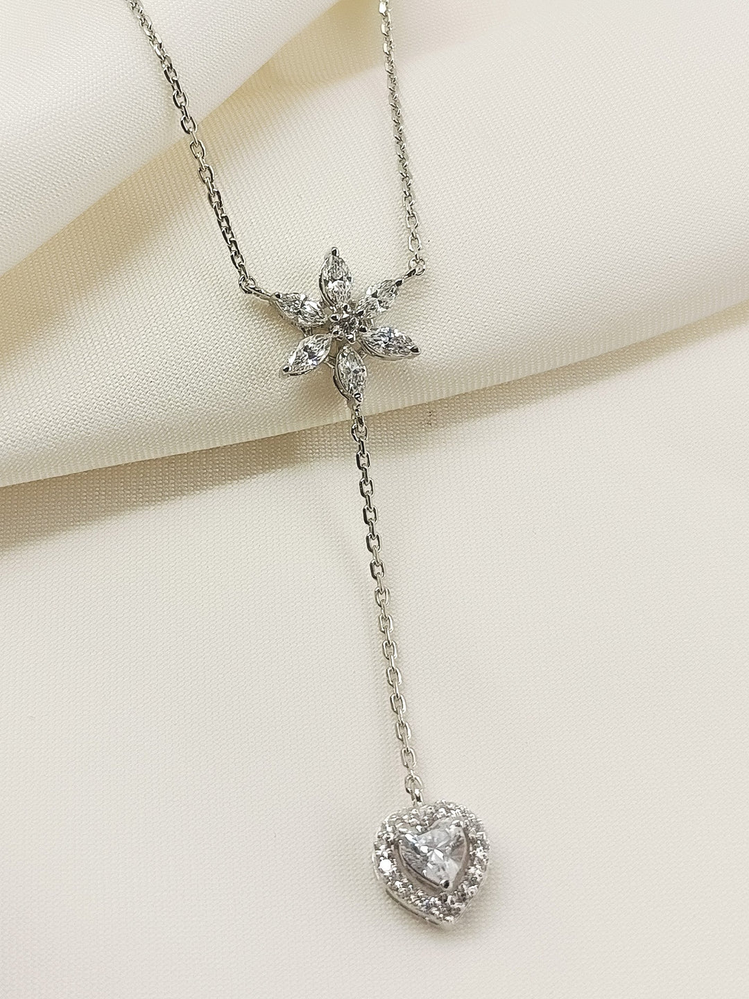 Ubika 92.5 Silver Swarovski Stone Pendal