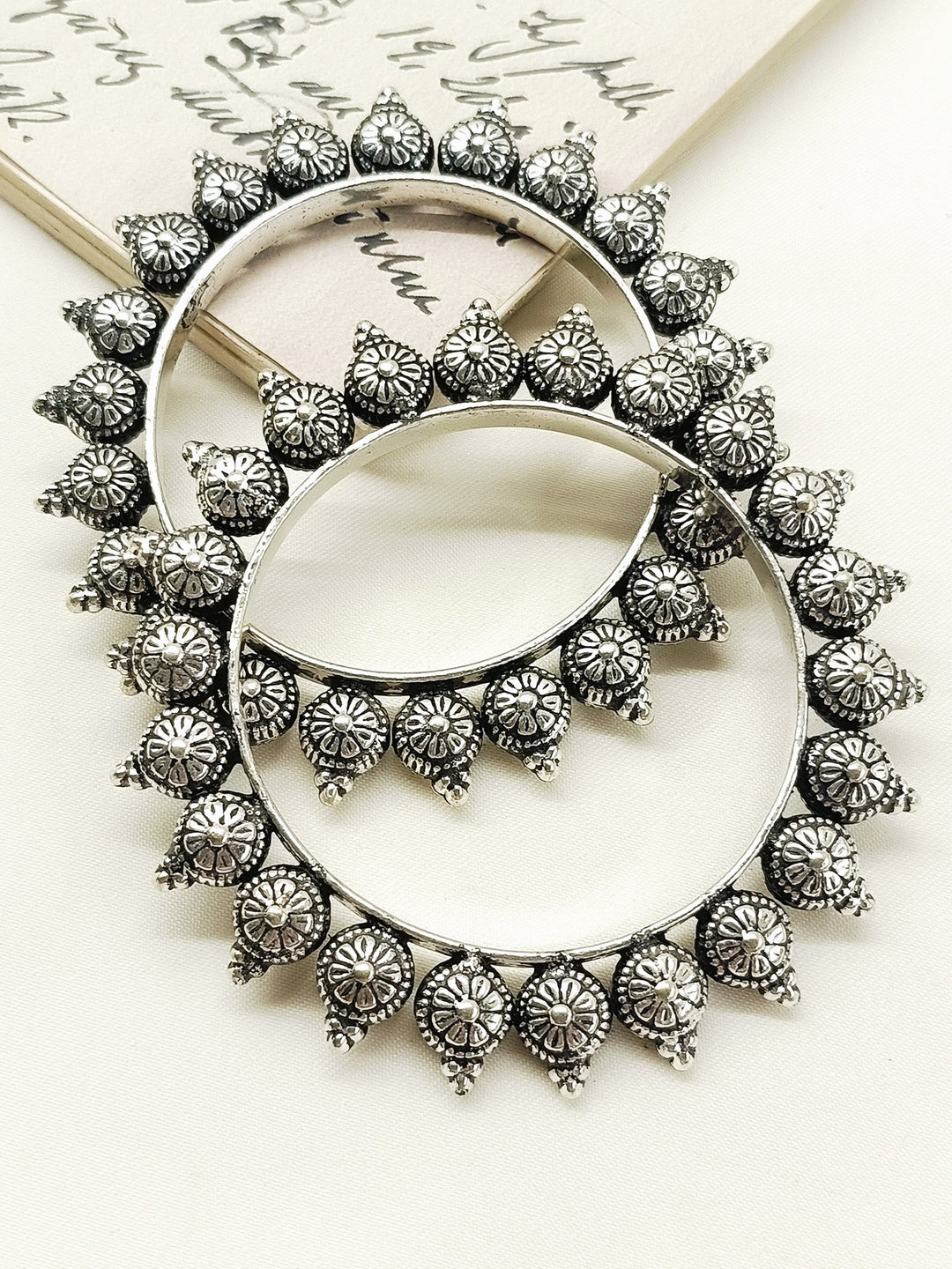 Ojal Plain Oxidized Bangle