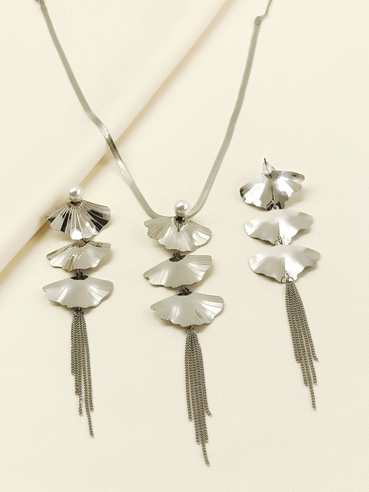 Lilyana Silver Western Necklace Set