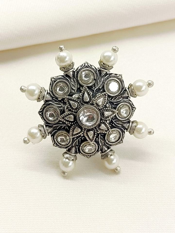 Forum White Boutique Finger Ring