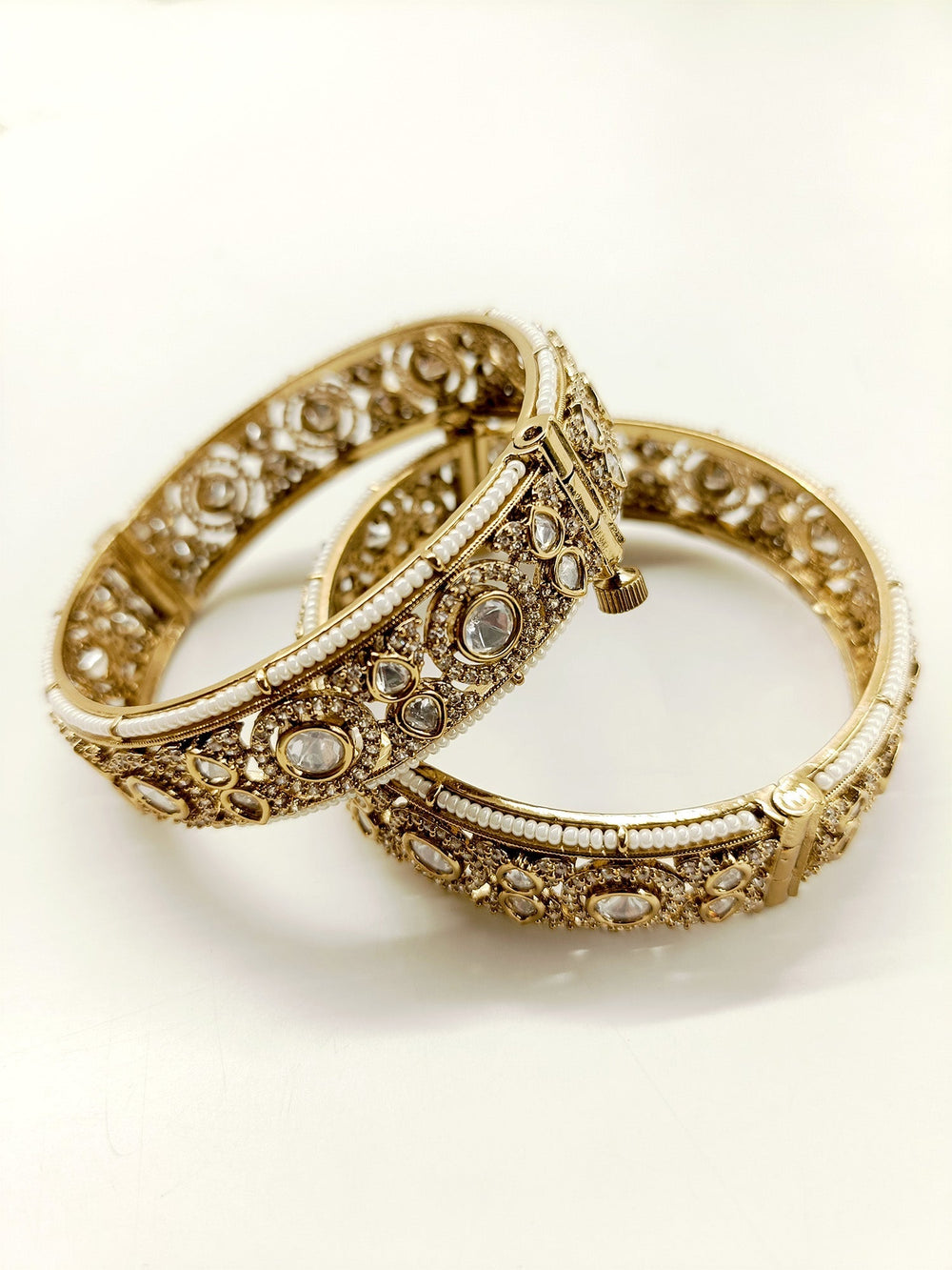 Aabheri White Victorian Bangle