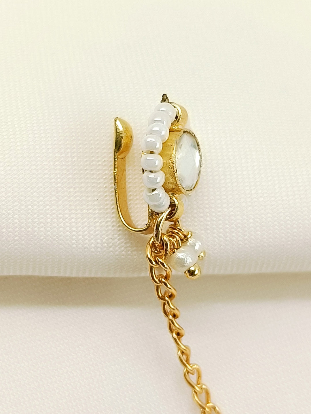 Ekisha White Kundan Nath With Chain