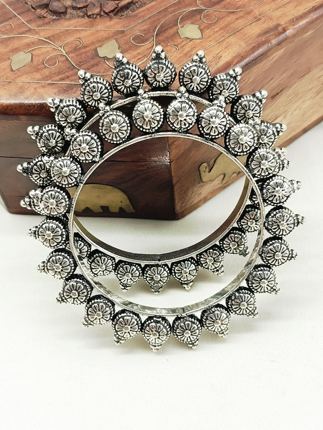 Ojal Plain Oxidized Bangle