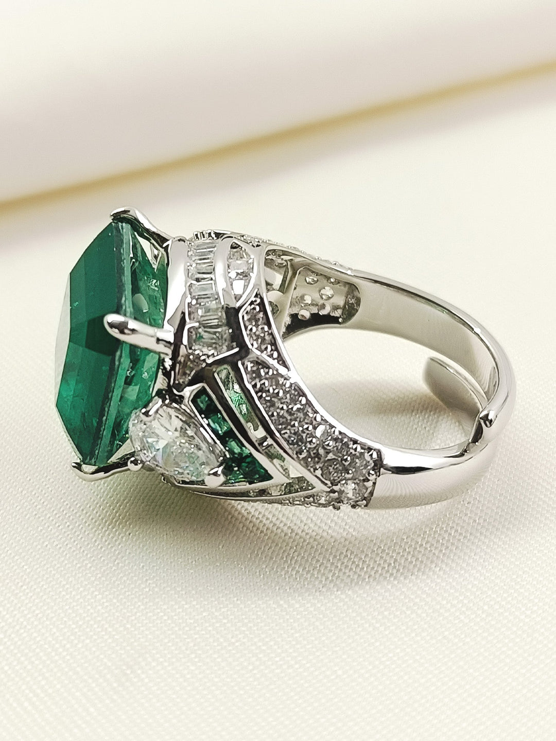 https://cdn.shopify.com/s/files/1/0607/4479/4285/files/3_01952a74-a76c-470b-a3f2-22e34f9542eb.jpg?v=1771242899