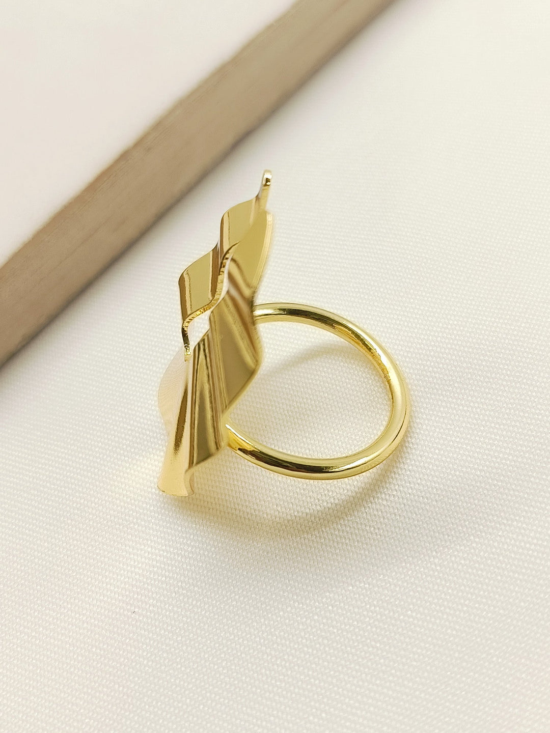 Bettina Golden Western Finger Ring