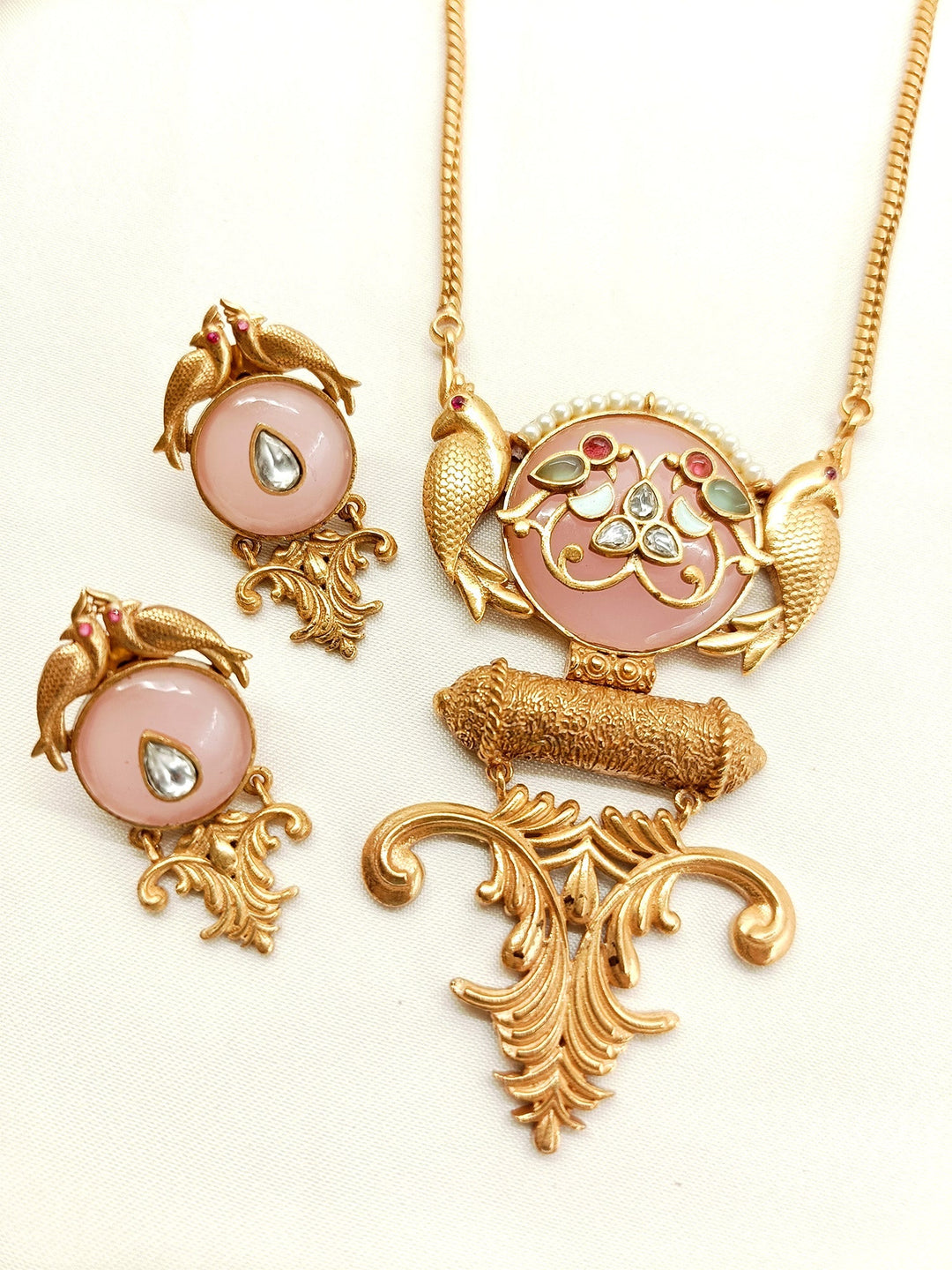 Shazahna Baby Pink Boutique Necklace Set