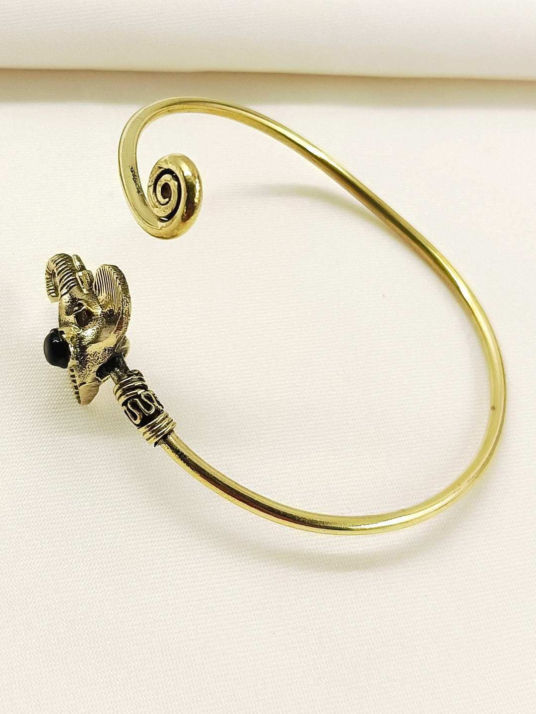 Vayu Black Elephant Men&