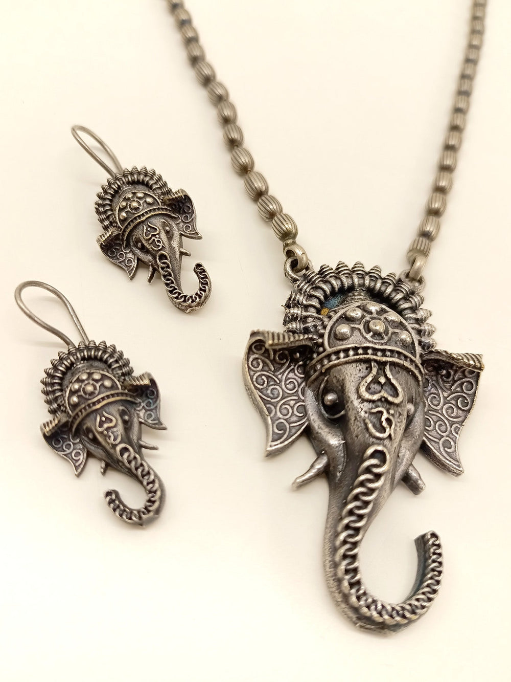 Neety Ganesha Oxidized Pendant Set