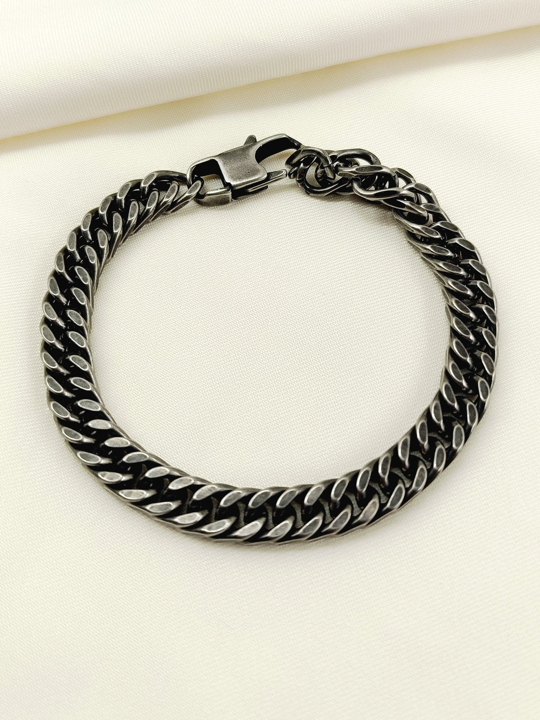 Viraj Oxidized Cuban Link Chain Men&