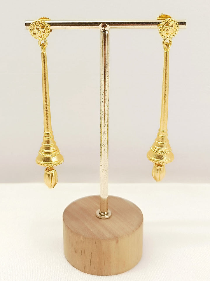 Ihina Golden Matte Oxidized Earring