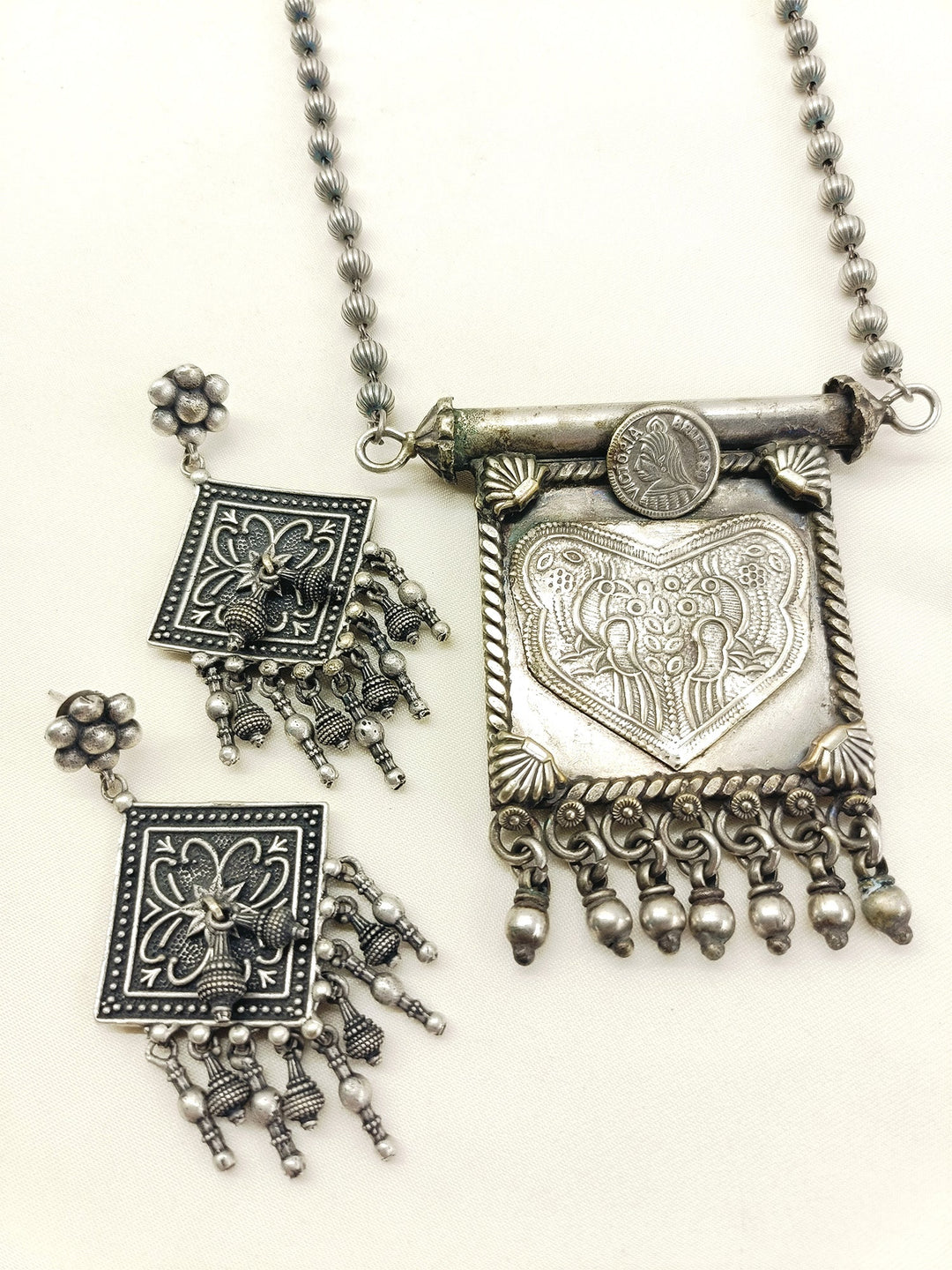 Adena Plain Oxidized Pendant Set