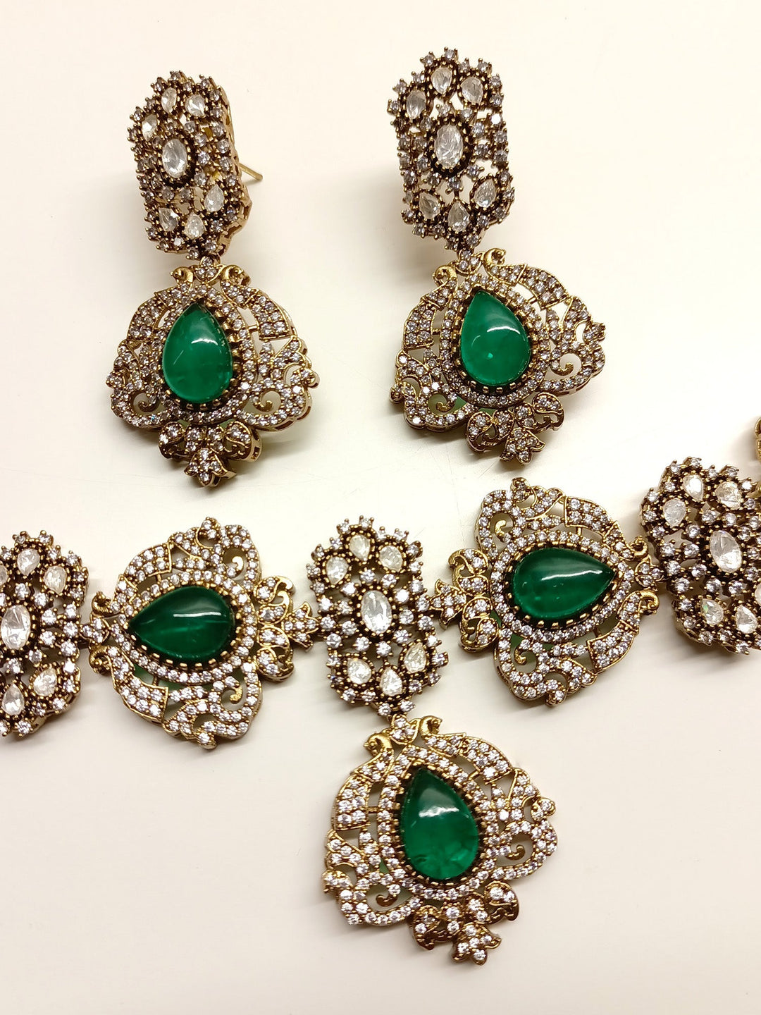 Tapti Green Victorian Necklace Set