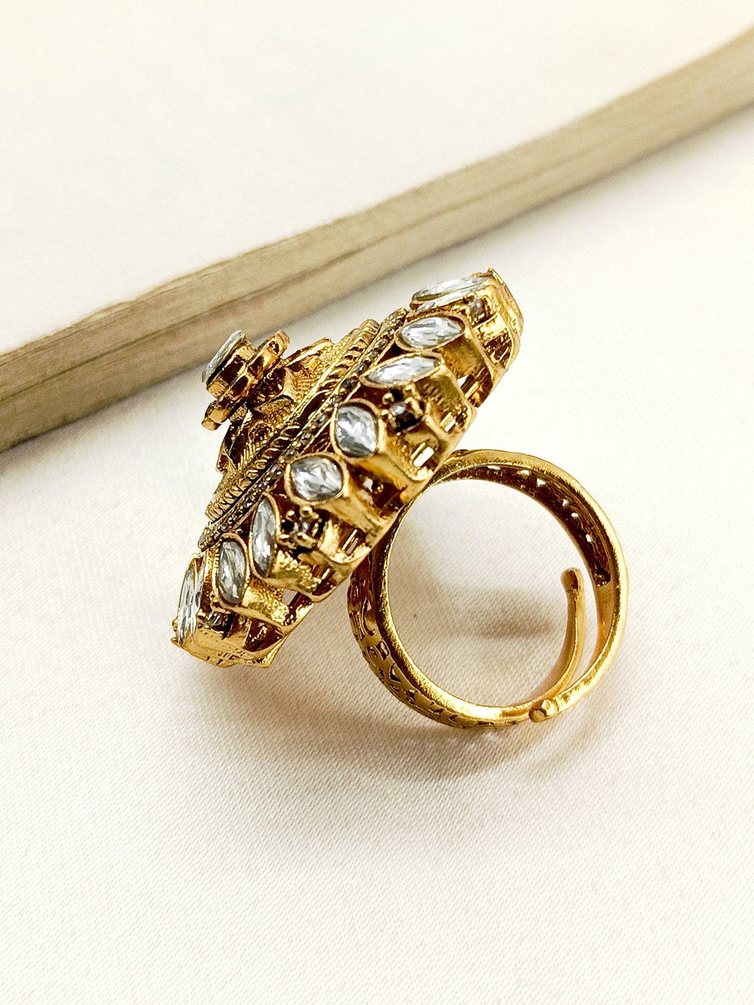 Vada White Kundan Finger Ring