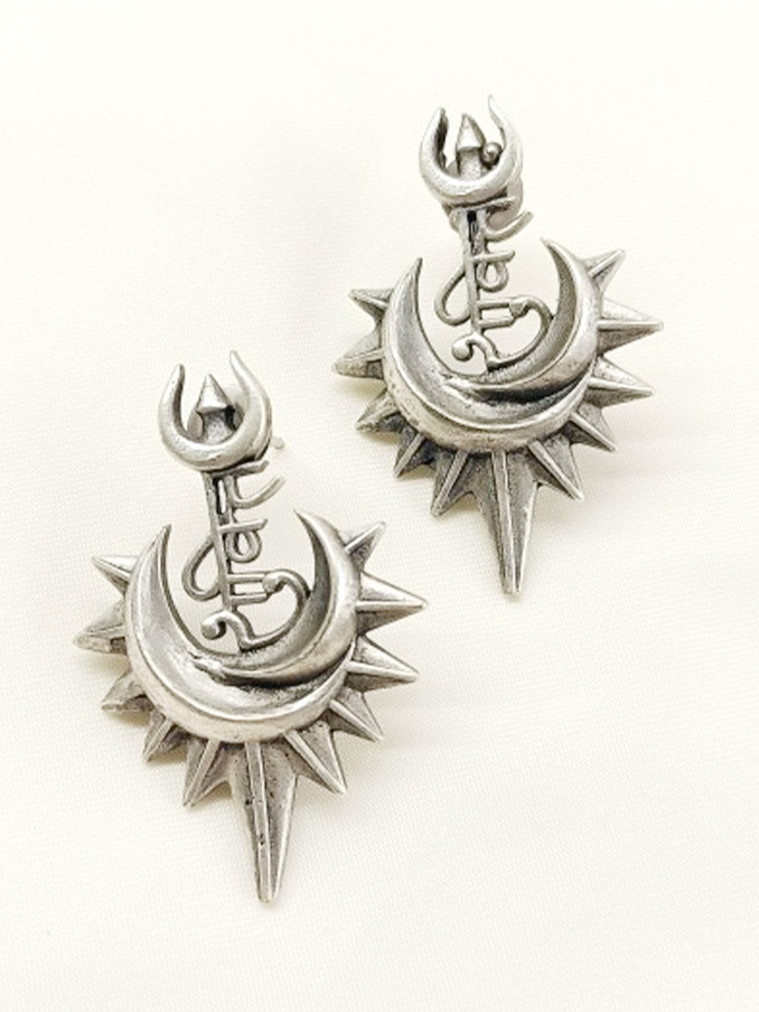 Charuni Plain Oxidized Earring